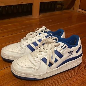 Adidas forum low rise blue